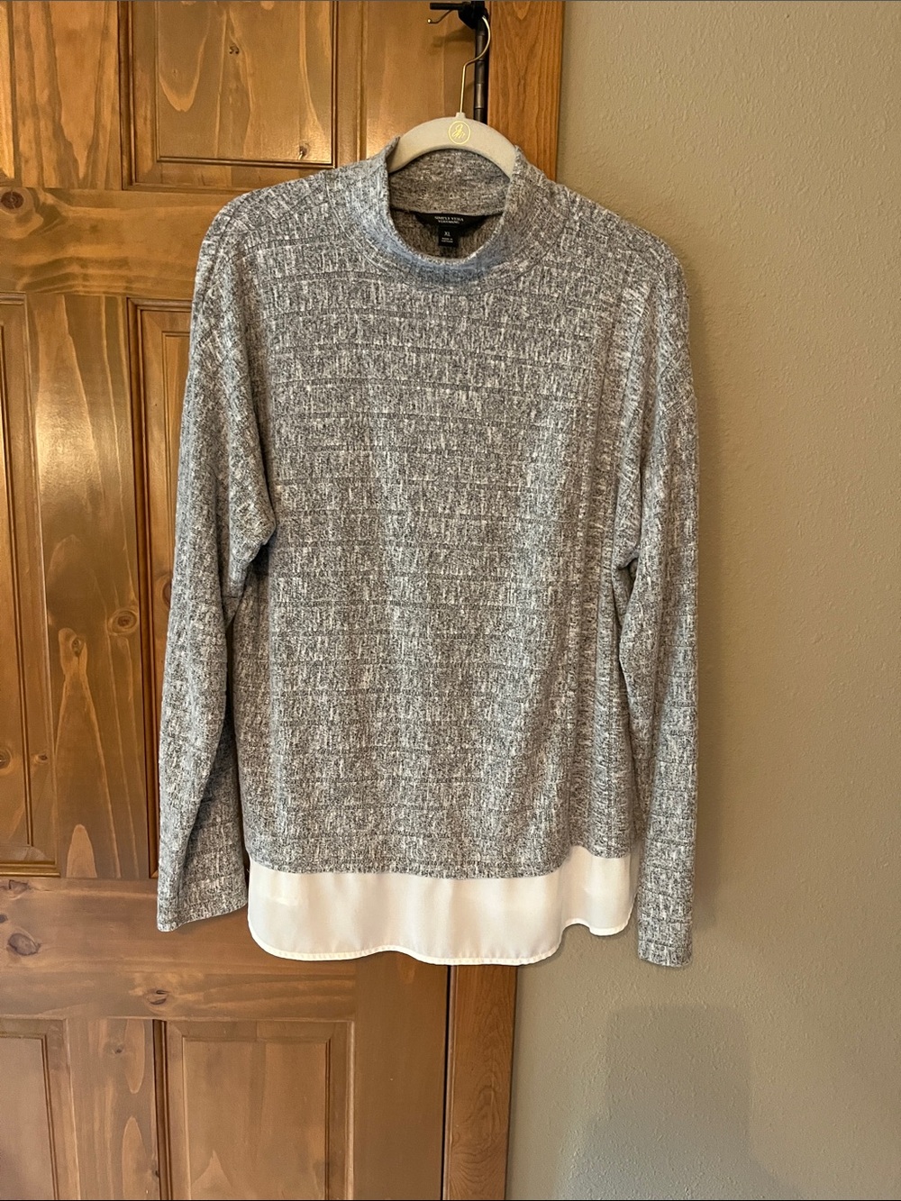 Simply Vera Vera Wang Heather Gray Mock Neck Sweater with White Hem